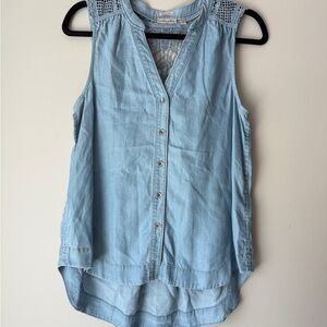 Anthropologie HOLDING HORSES Chambray Sleeveless Button Down Tank Top